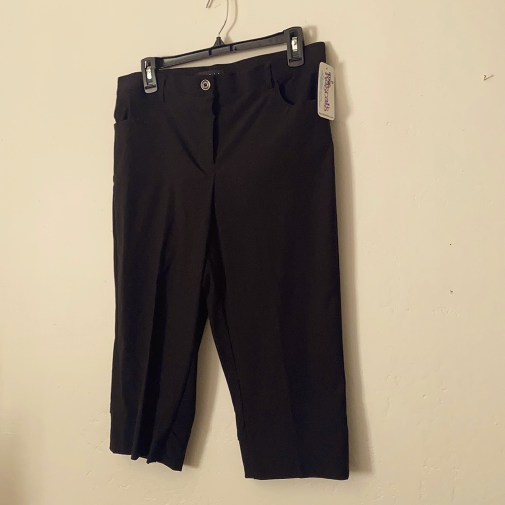 New Capris, wonderful stretch fabric, detail hem